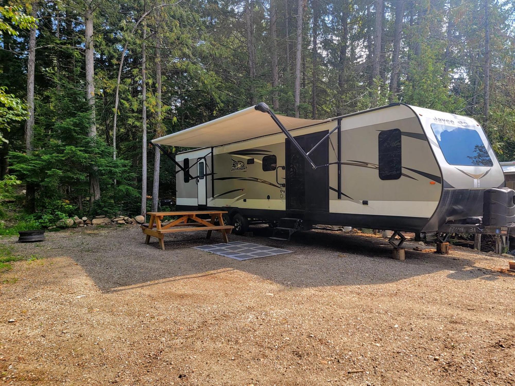 Noah's Ark Campground Revelstoke Bagian luar foto