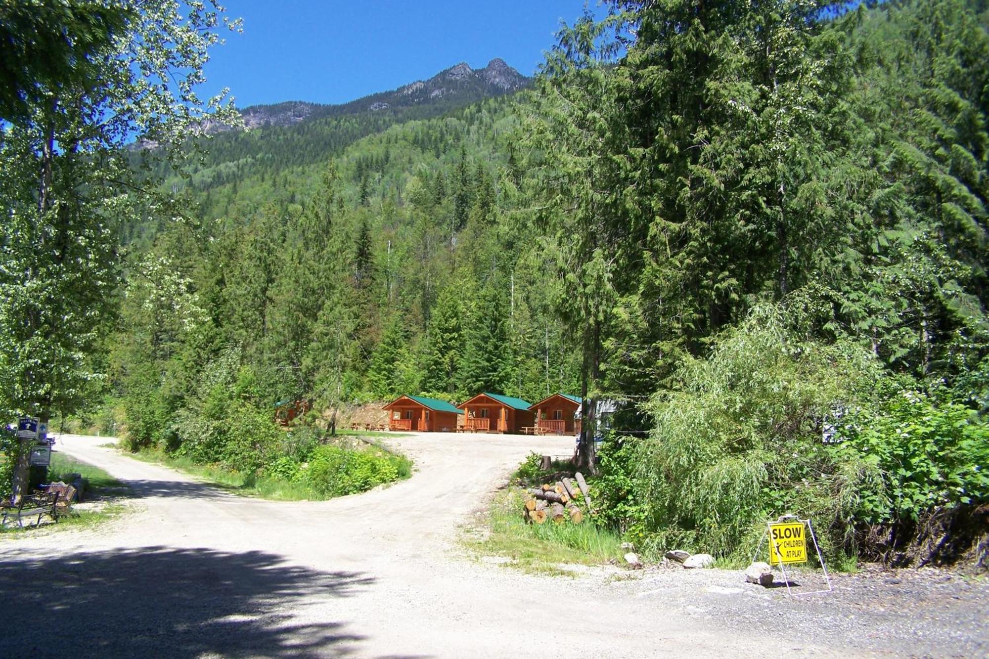 Noah's Ark Campground Revelstoke Bagian luar foto