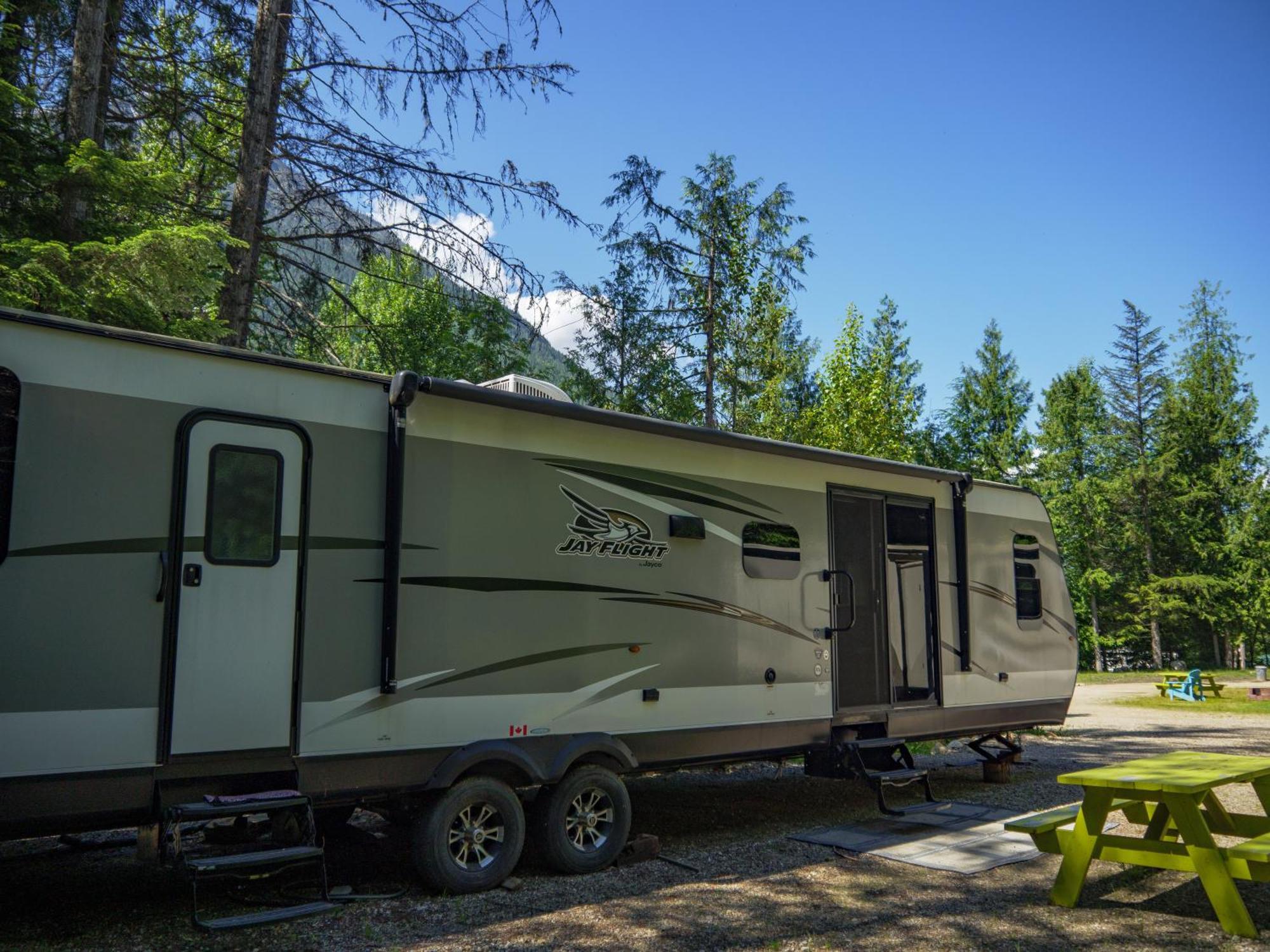 Noah's Ark Campground Revelstoke Bagian luar foto